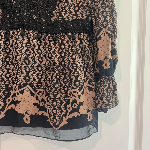Nanette Lepore Women's 100% Silk Vneck Blouse Brown Black Lace Pattern Size 6 - Picture 8 of 8